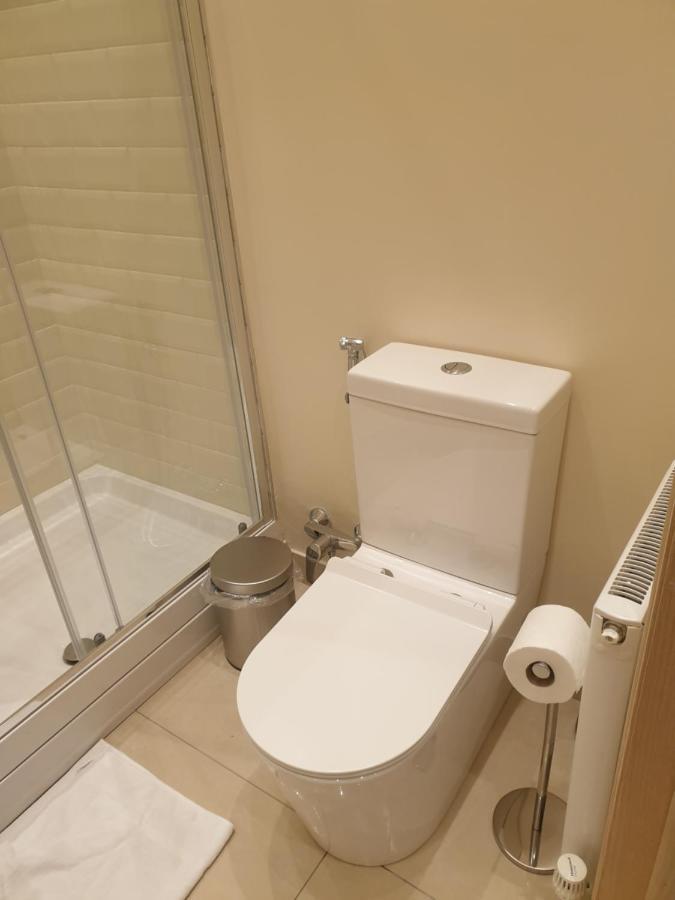 London Luxury Apartments 4 Min Walk From Ilford Station, With Free Parking Free Wifi Exterior foto